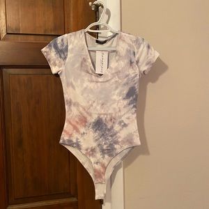 Tie-dye short sleeve bodysuit